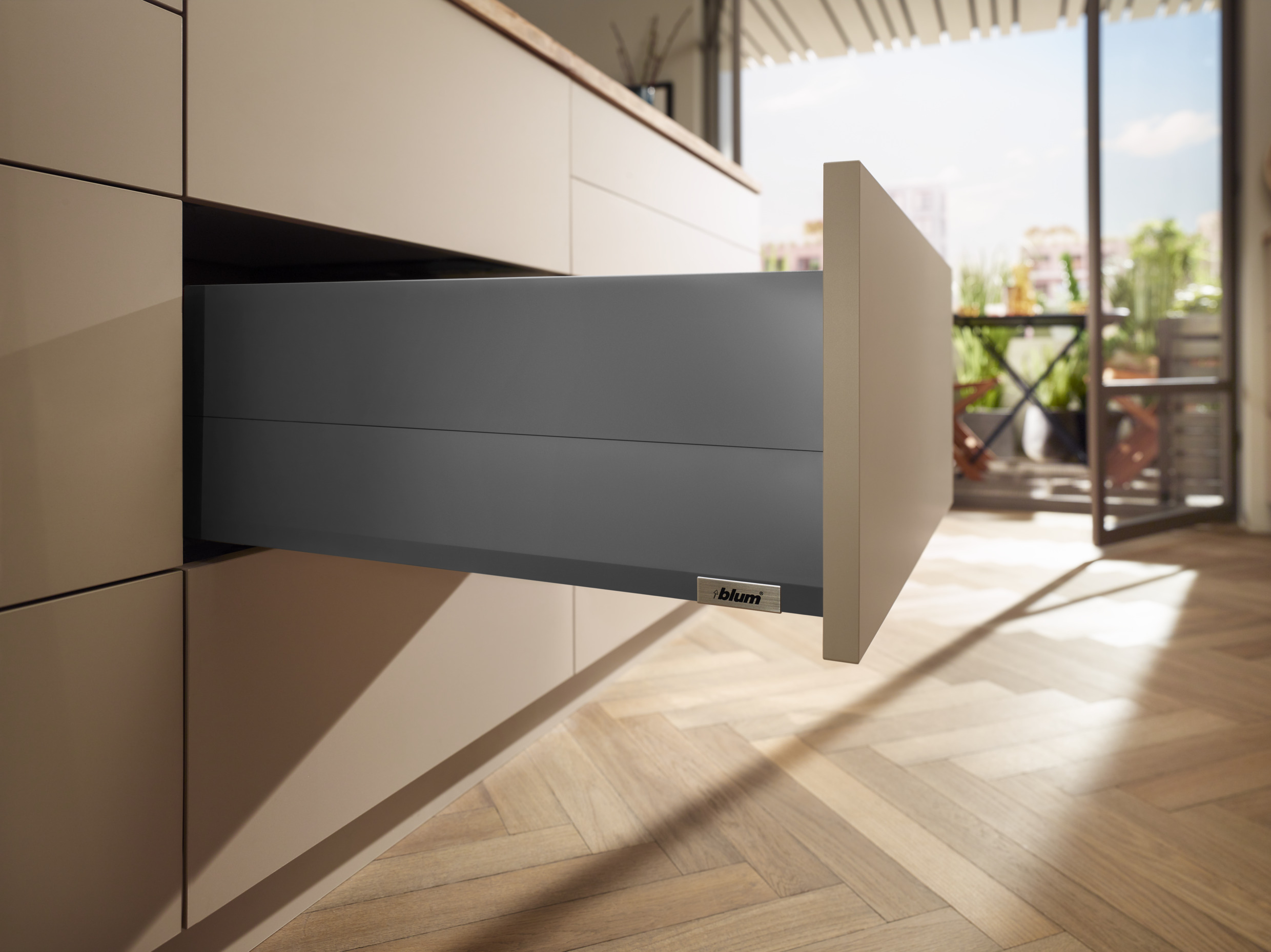 me692349_aa_fot_fo_bau_$sall_$amc_$v1 MERIVOBOX E-BOXCAP 350mm (OG Орион серый) — изображение 1